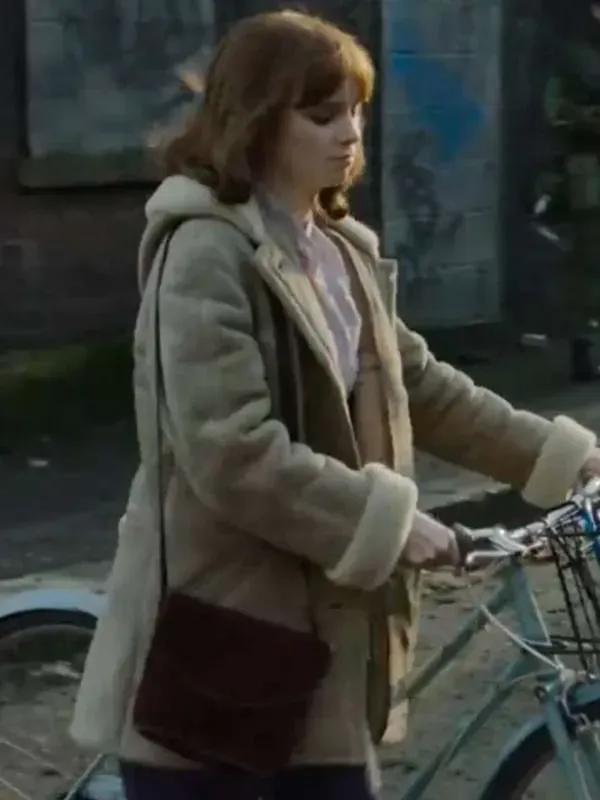 Lola Petticrew Say Nothing 2024 Beige Shearling Jacket Lola Petticrew Say Nothing 2024 Beige Shearling Jacket